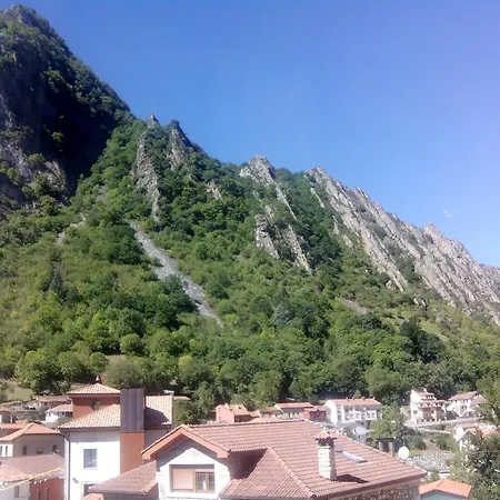 Szálloda Castillo Del Alba Pola de Somiedo