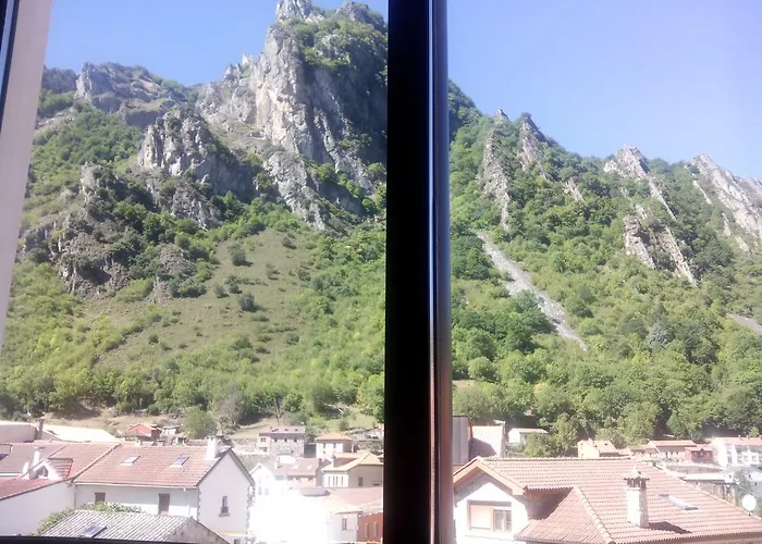 Castillo Del Alba Hotel Pola de Somiedo