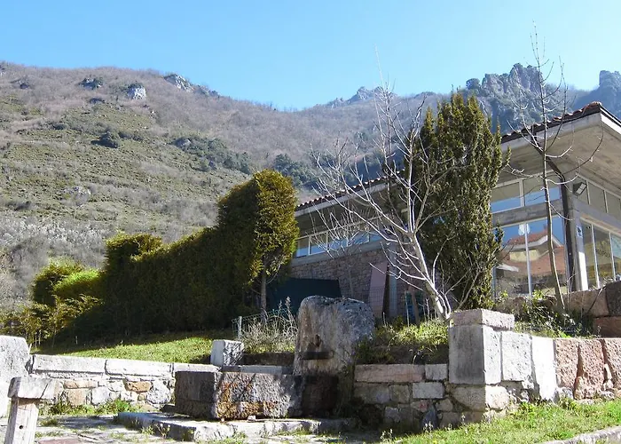 Castillo Del Alba 3* Pola de Somiedo